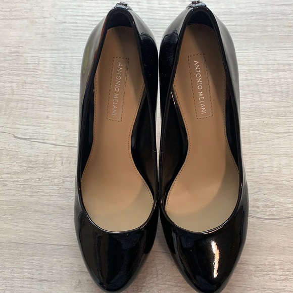 Excellent Condition Antonio Melani Black Patent Leather heels  Size 6 1/2 - Picture 2 of 8